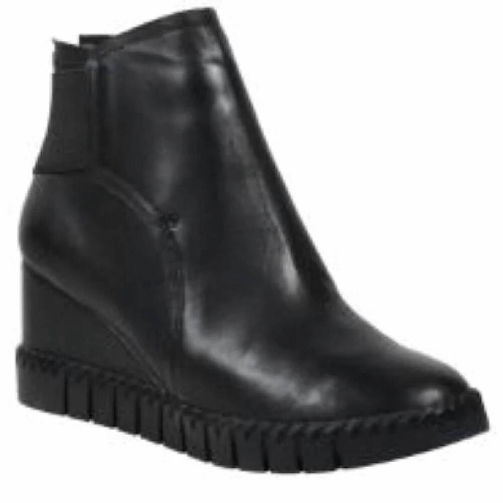 NEW J. RENEE women's nagetta ankle booties in black leather